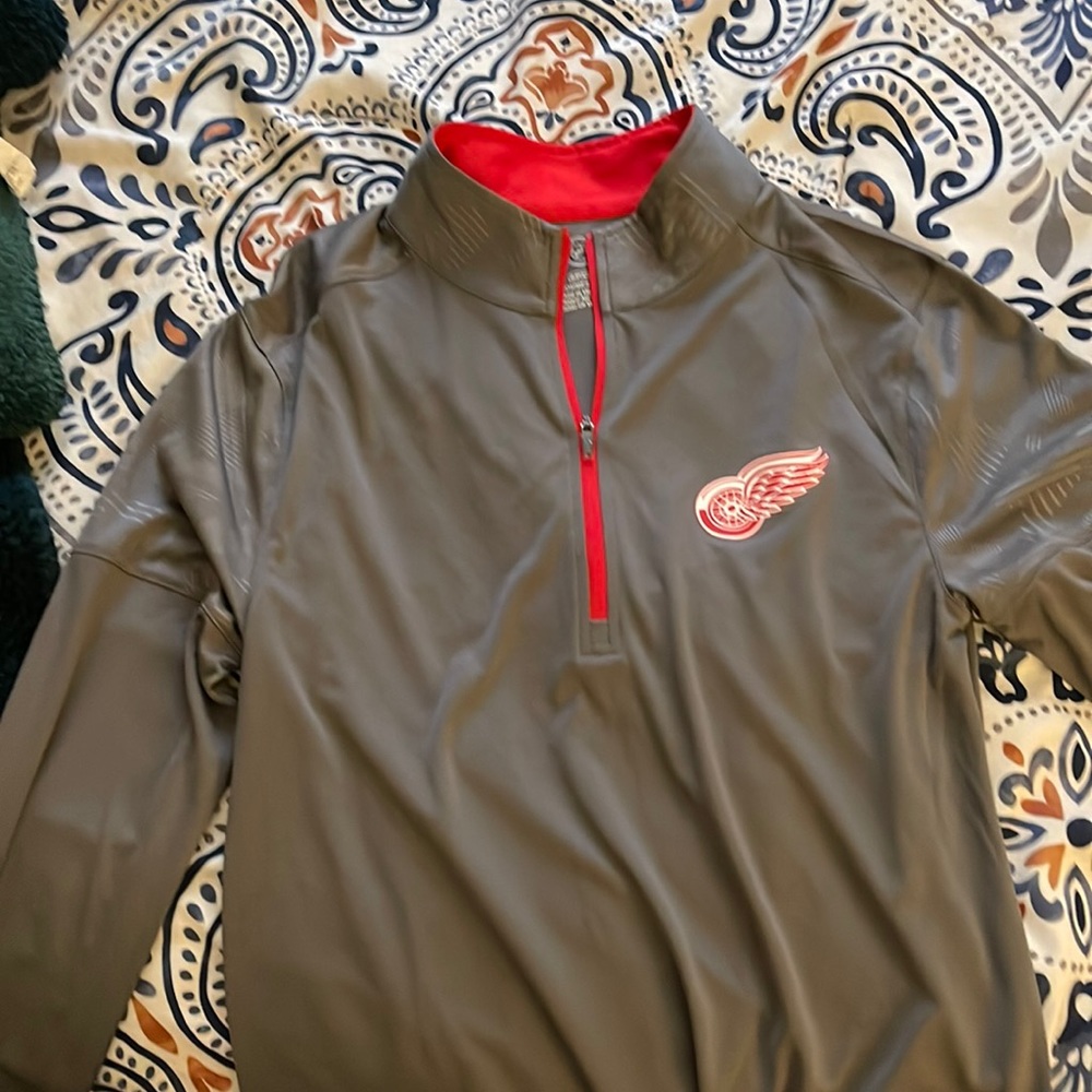 NWT Detroit Red Wings long sleeve athletic 3/4 zip